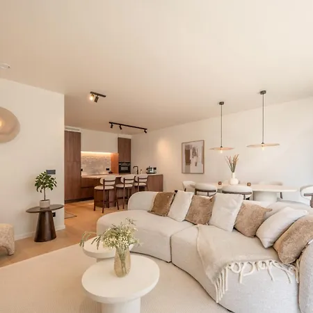 Apartment Elegant & Light-filled With Terrace Knokke-Heist